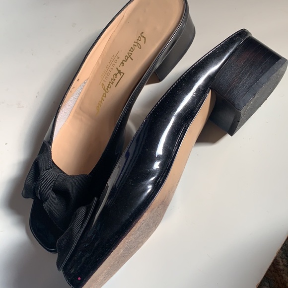 SALVATORE FERRAGAMO VERA VARA HEELS MULE PEEP TOE SLIP ON BLACK RIBBON BOW 7.5 B - Picture 11 of 16